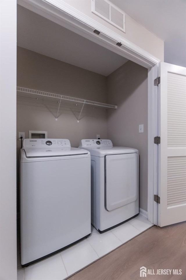 2002 John Deere Ln - Photo 5 of 5