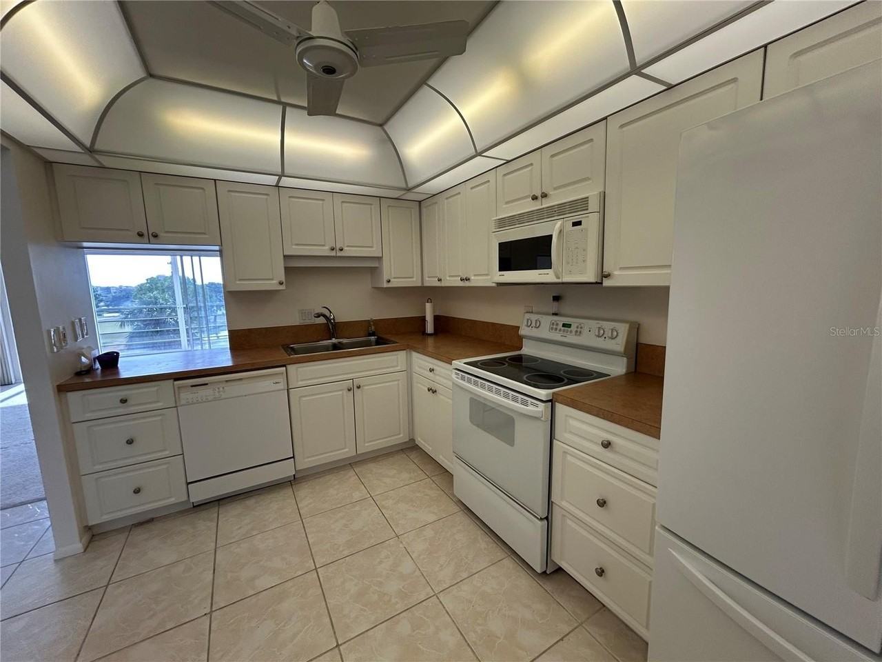 4080 Ironwood Cir #402C - Photo 3 of 15