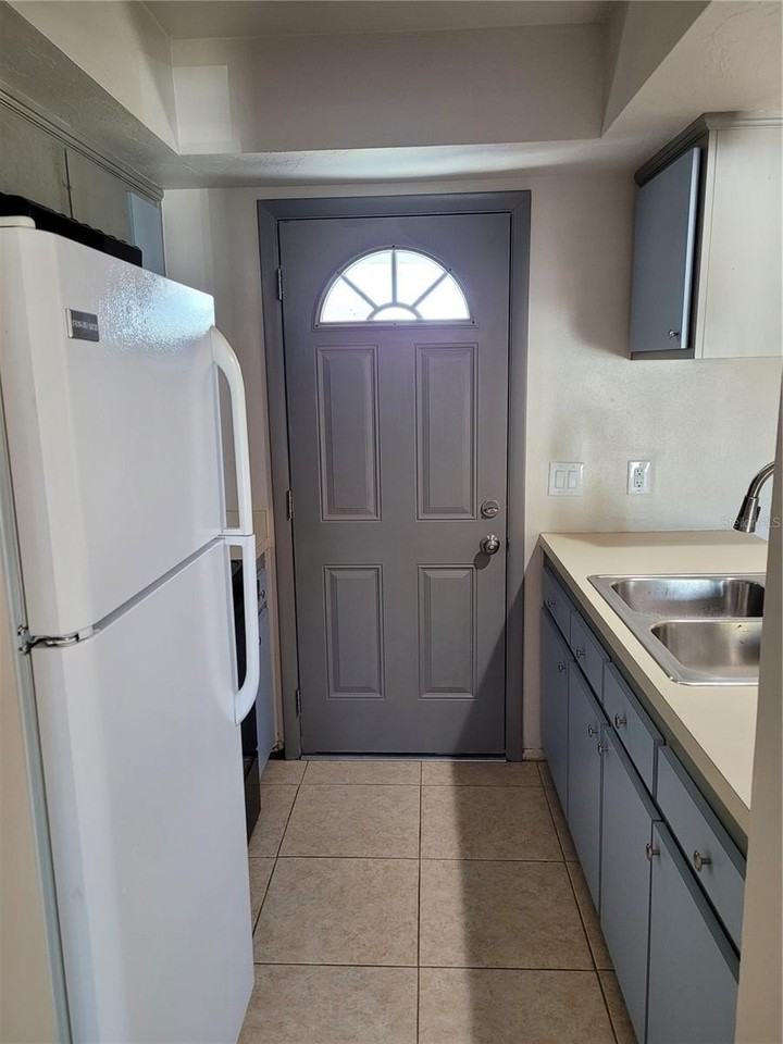 11090 Reims Ave #B - Photo 5 of 10