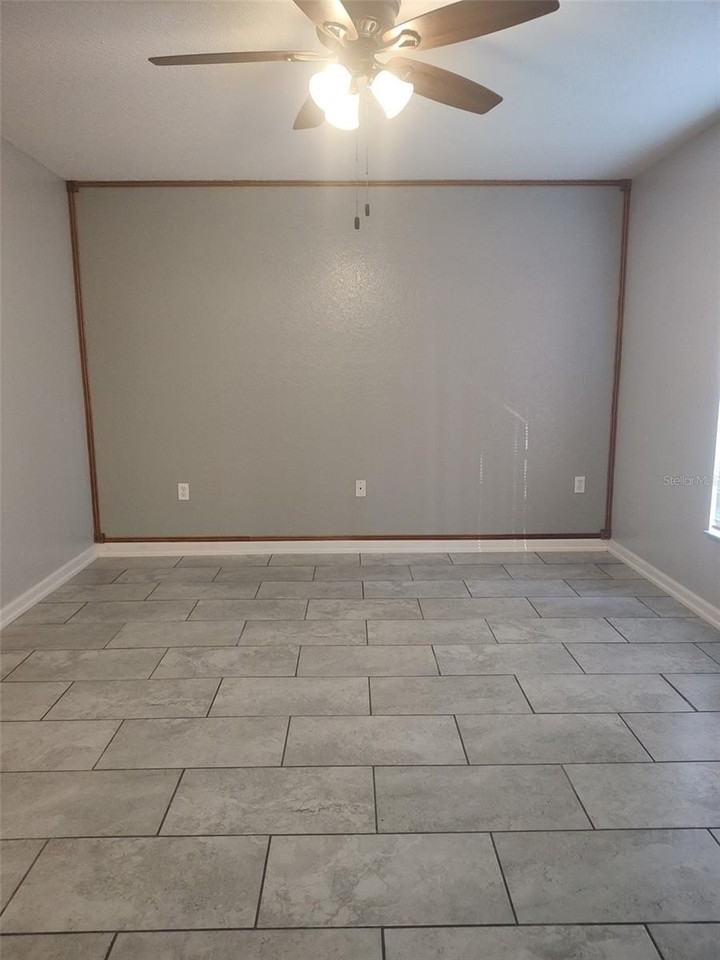 406 Fox Lake Dr - Photo 3 of 8