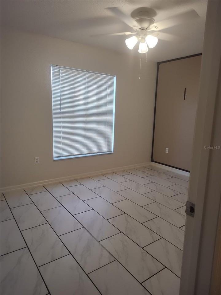 406 Fox Lake Dr - Photo 6 of 8