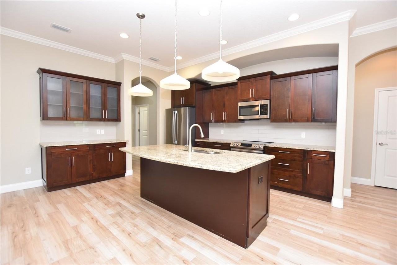 6986 Highlands Creek Ave - Photo 3 of 45