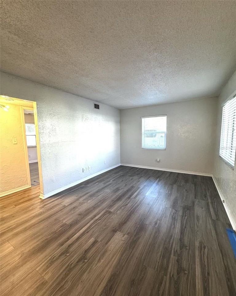 1142 Sunset Point Rd #15 - Photo 6 of 14