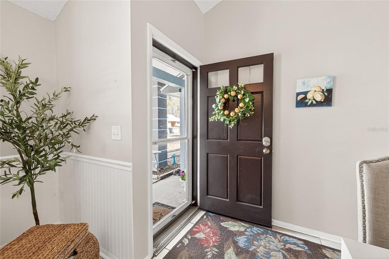 3242 Laurel Dale Dr - Photo 3 of 17