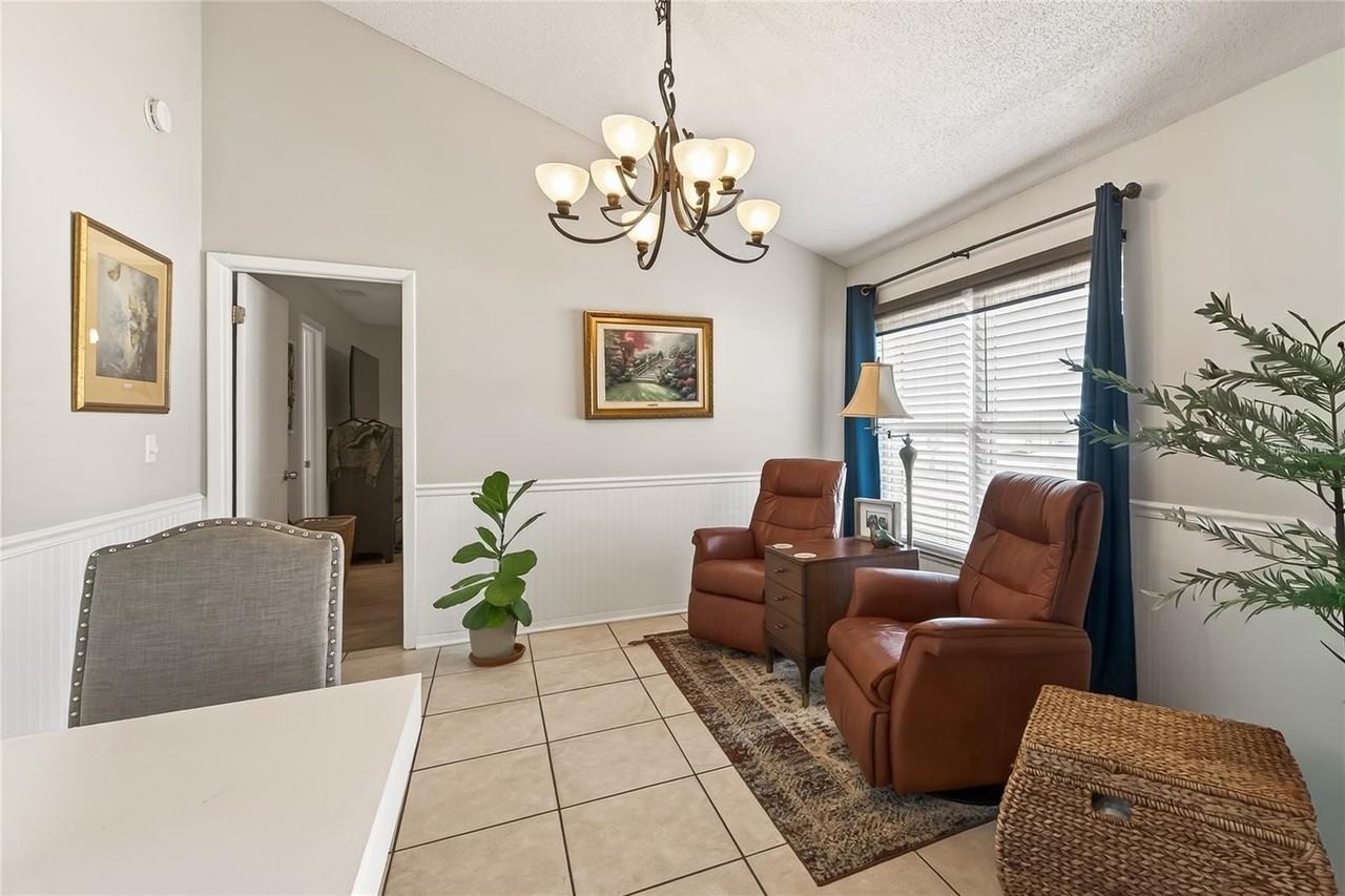 3242 Laurel Dale Dr - Photo 4 of 17