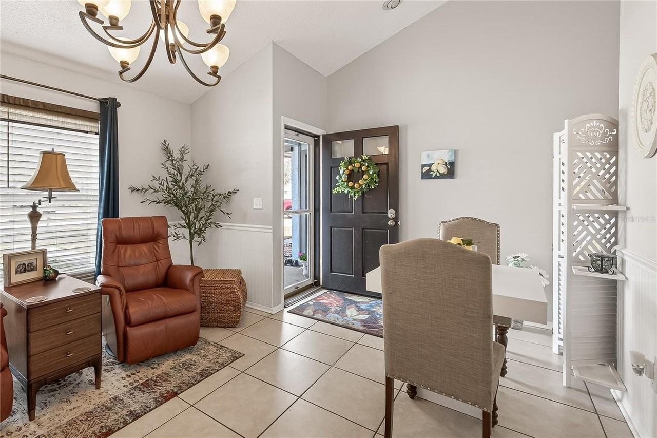 3242 Laurel Dale Dr - Photo 5 of 17