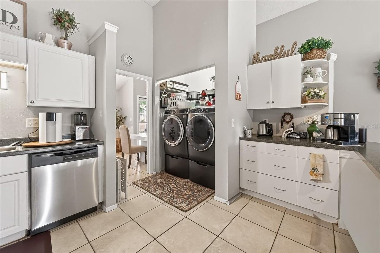 3242 Laurel Dale Dr - Photo 7 of 17