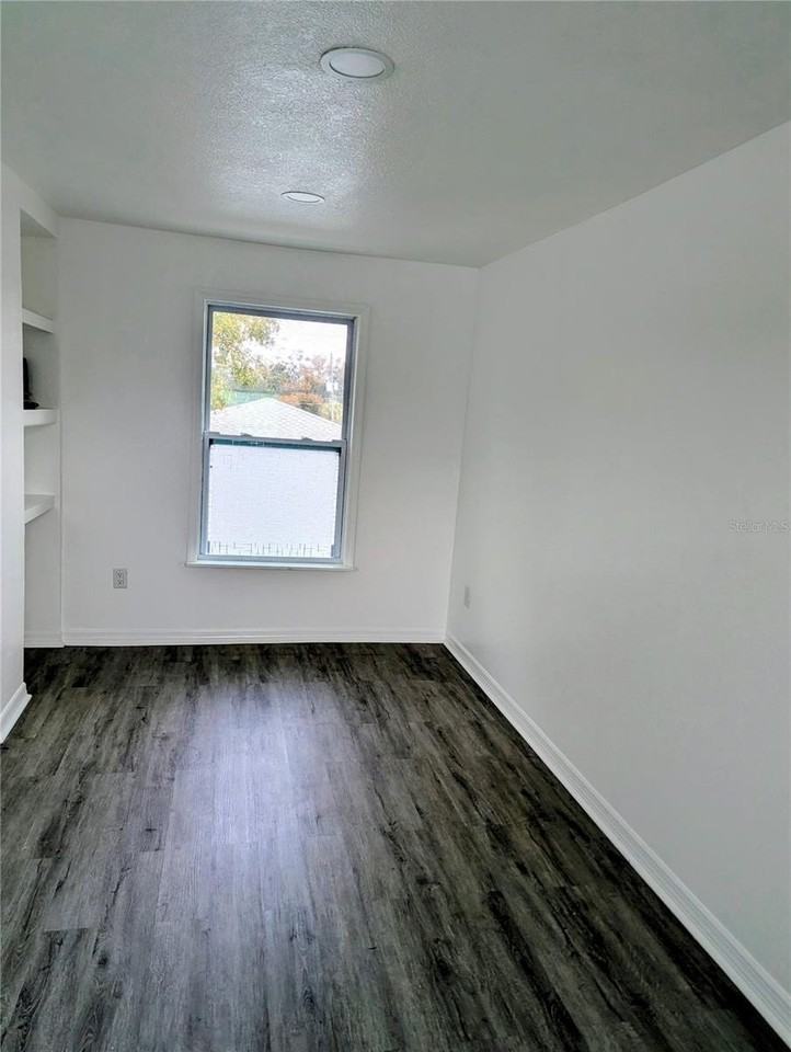 832 14th St N #1-2 - Photo 4 of 14