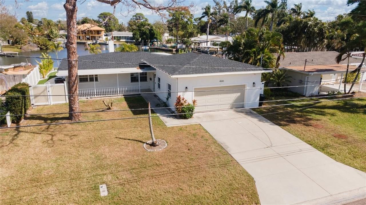 4543 Carson St Ne - Photo 6 of 49