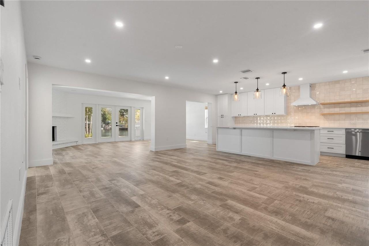 4543 Carson St Ne - Photo 7 of 49