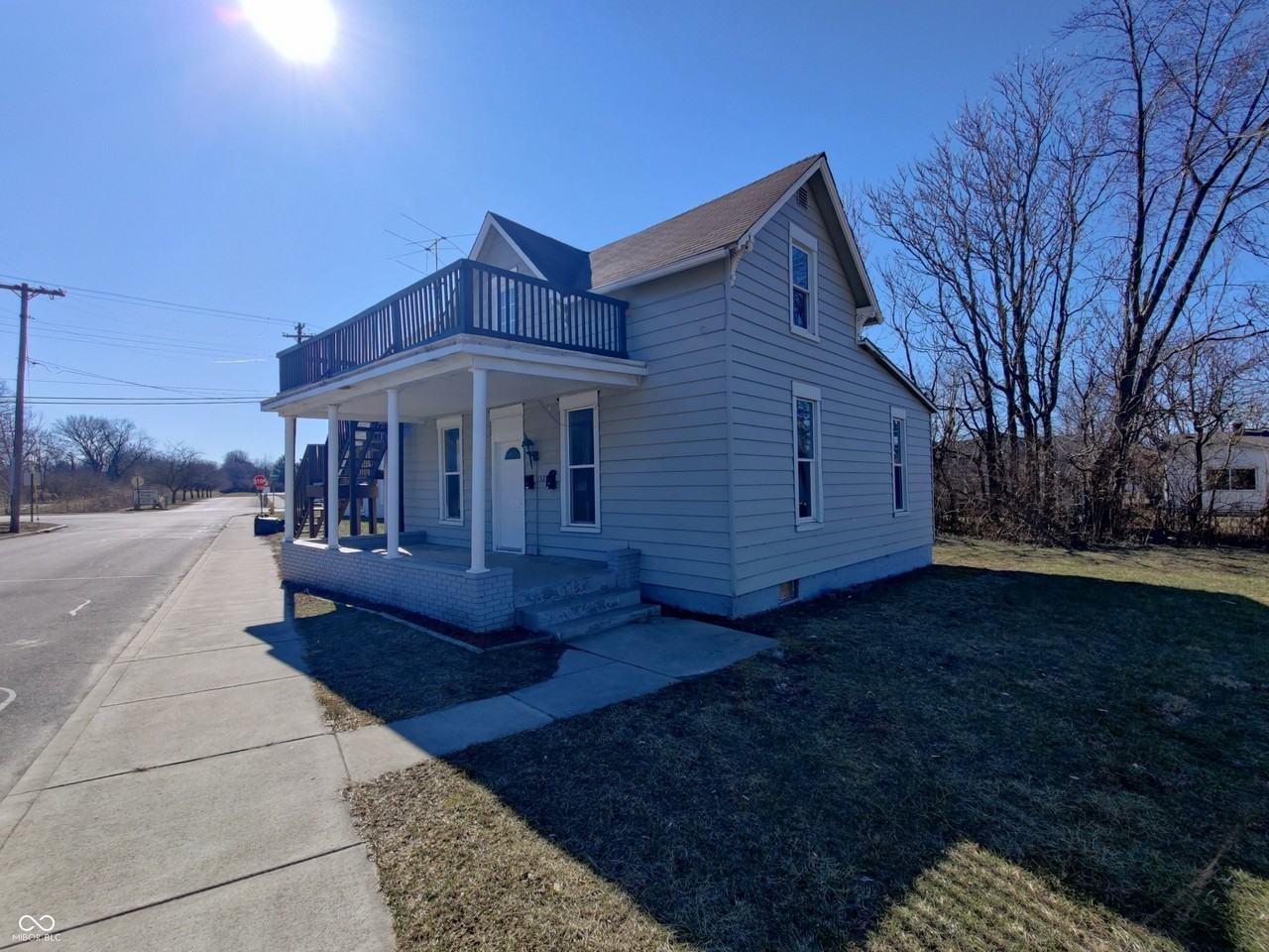 1325 Jefferson Ave #A - Photo 3 of 15