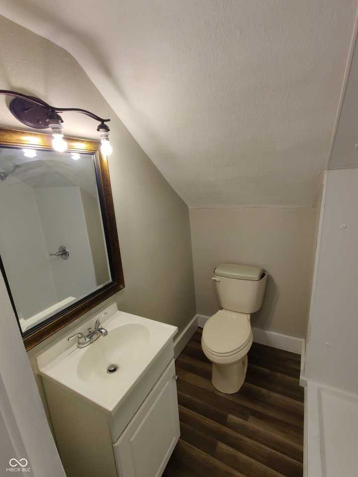 1325 Jefferson Ave #A - Photo 4 of 15