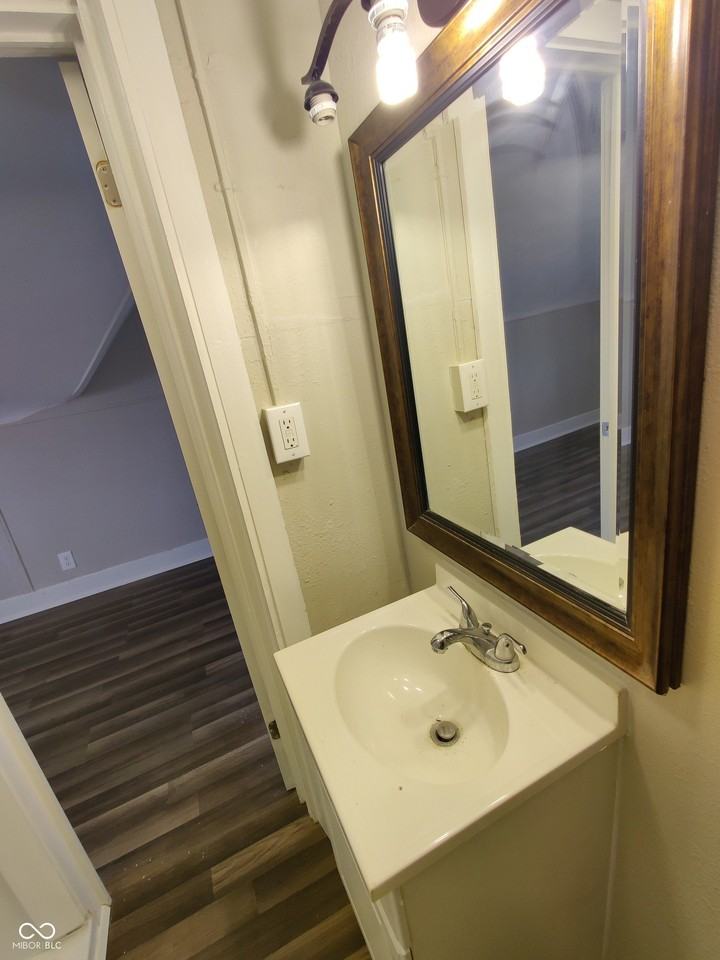 1325 Jefferson Ave #A - Photo 5 of 15