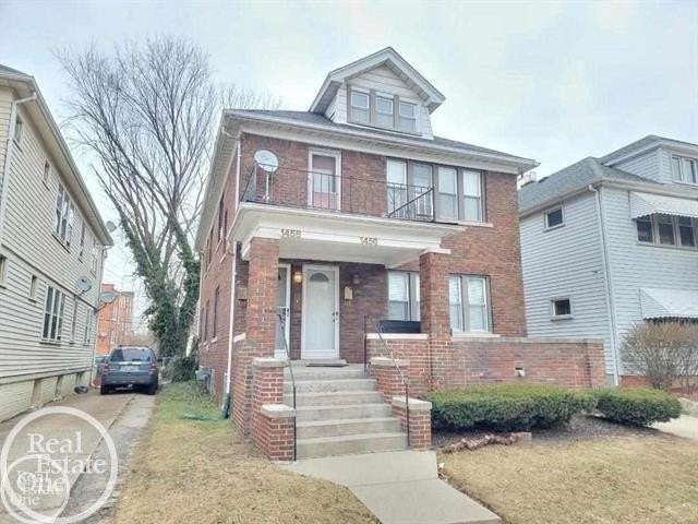 1456 Beaconsfield Ave - Photo 2 of 14