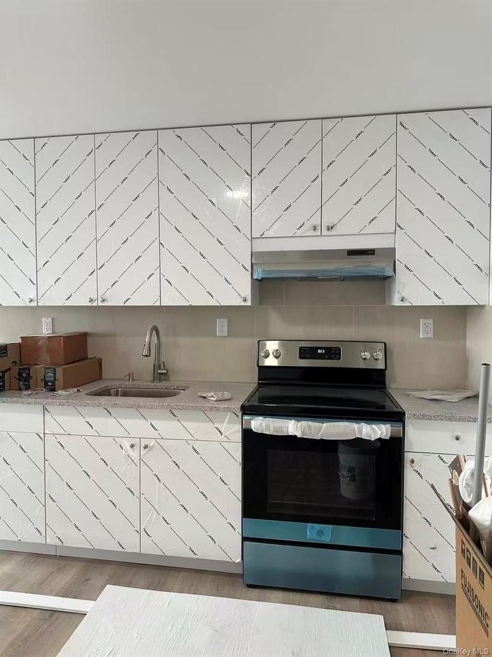 7033 Queens Blvd Unit 7e - Photo 4 of 9