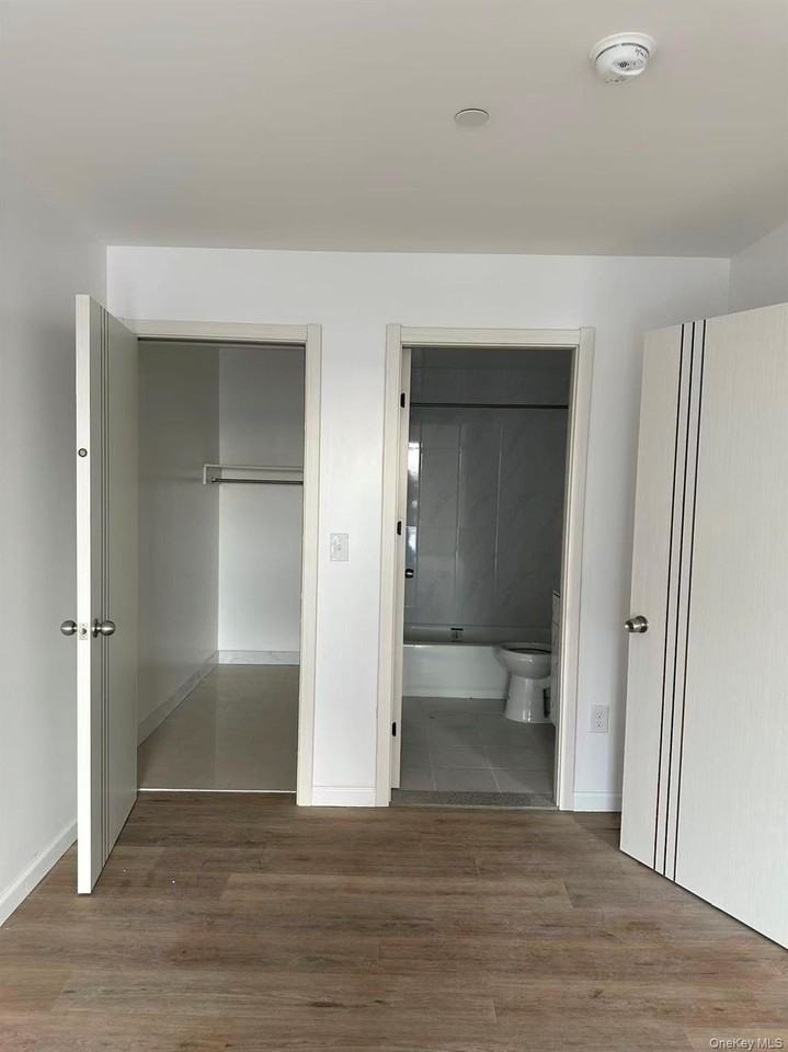 7033 Queens Blvd Unit 7e - Photo 7 of 9