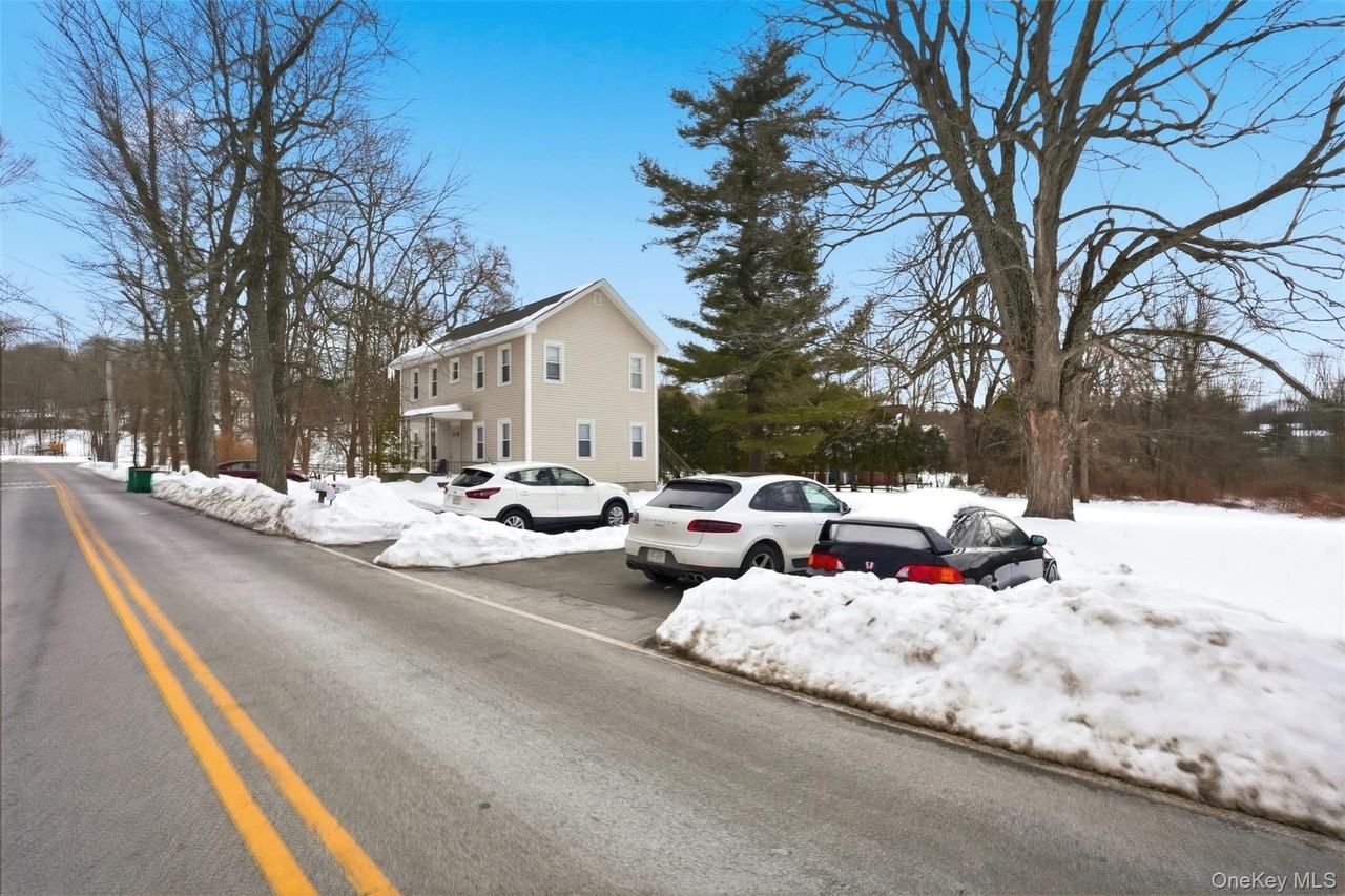 116 Carpenter Rd Apt 3 #3 - Photo 4 of 25