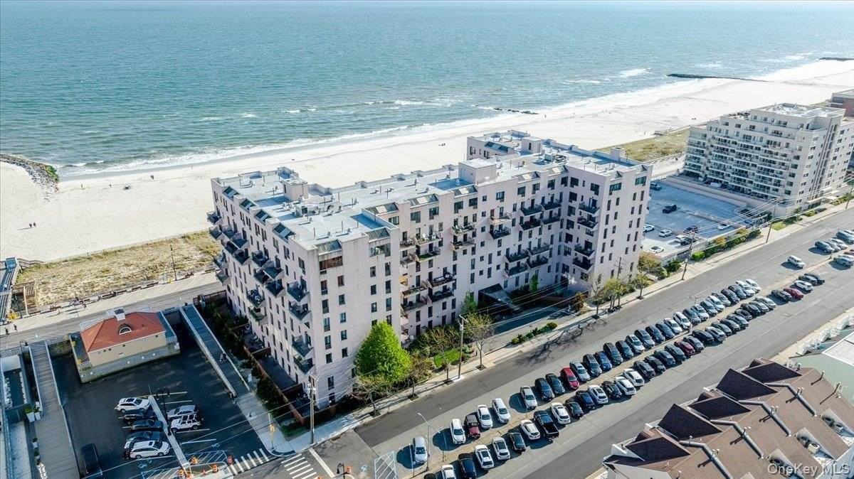 100 W Broadway Apt 4f #4F