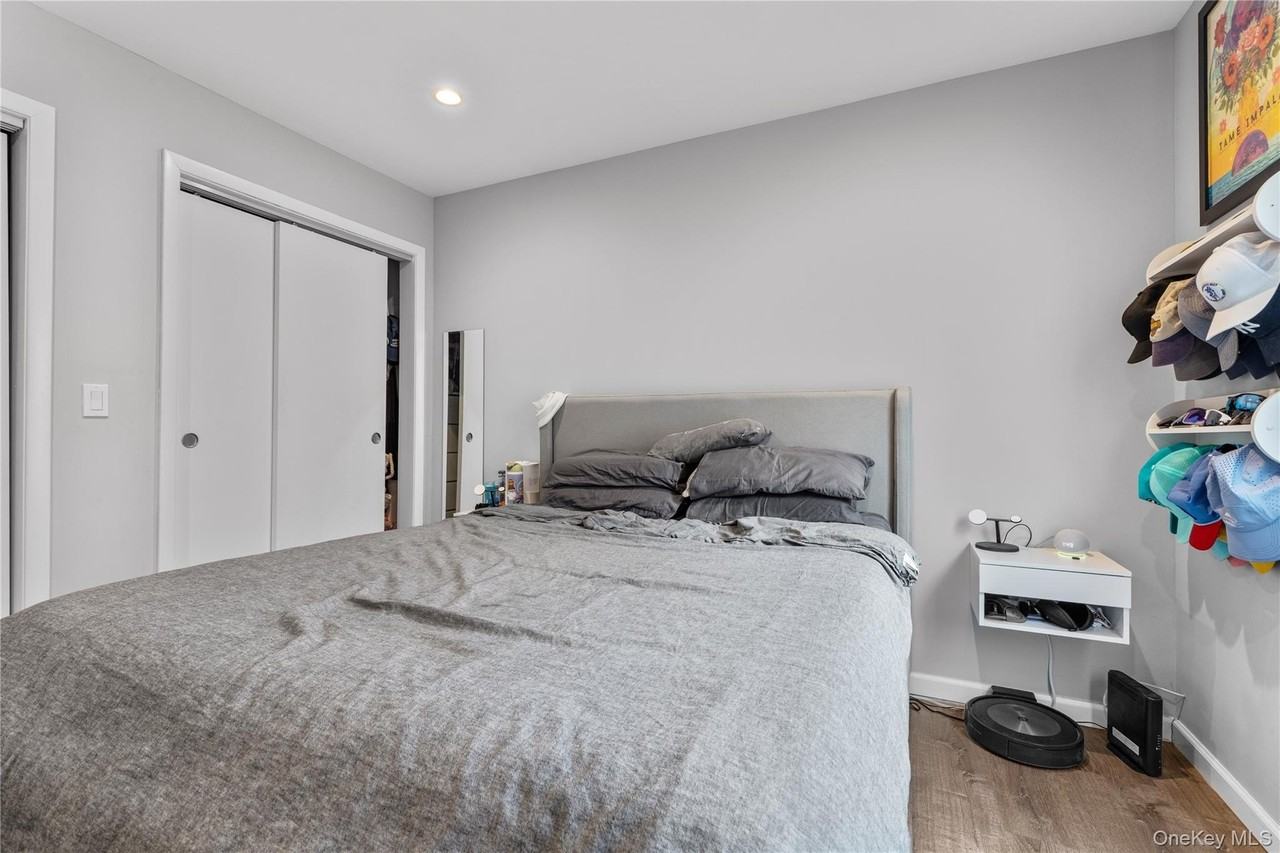 616 E Broadway Apt 6f - Photo 7 of 19