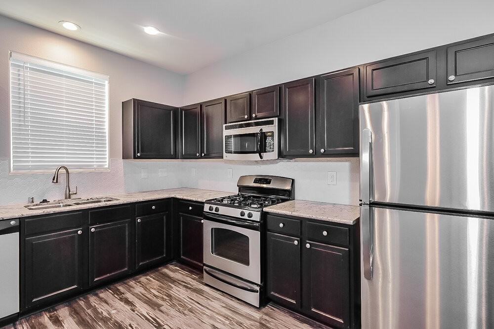 10541 W Gilmore Ave - Photo 6 of 17