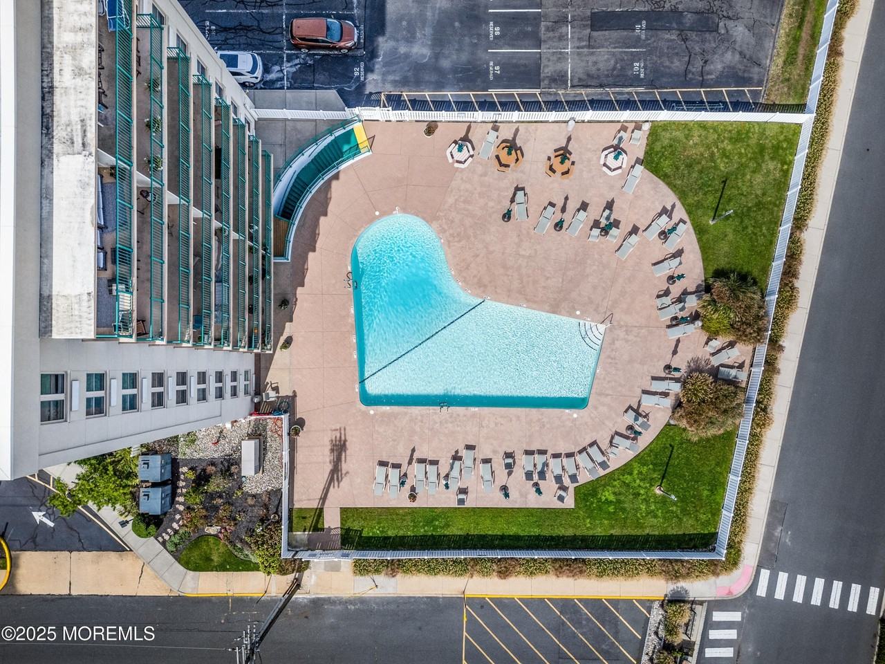 480 Ocean Ave N Unit 2l - Photo 4 of 22