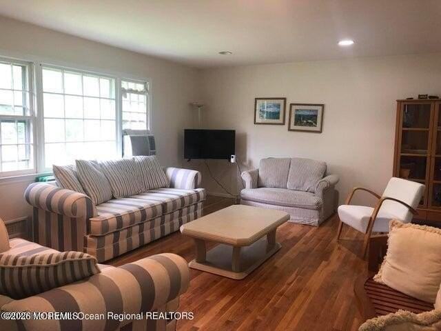 442 Redmond Ave - Photo 2 of 7