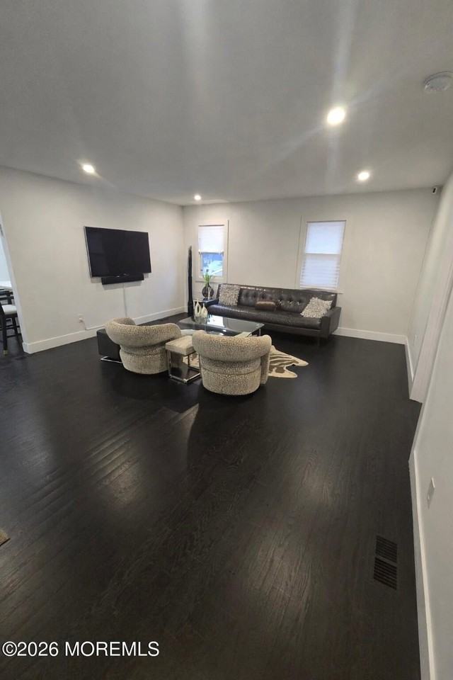 486 W Lincoln Ave - Photo 2 of 14