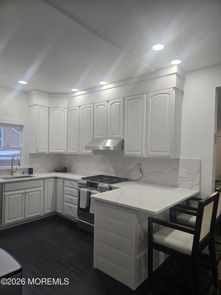 486 W Lincoln Ave - Photo 4 of 14