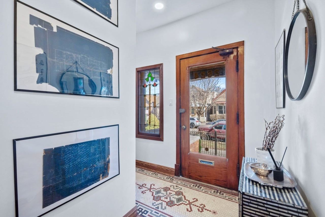 2624 N Albany Ave Unit G - Photo 2 of 11