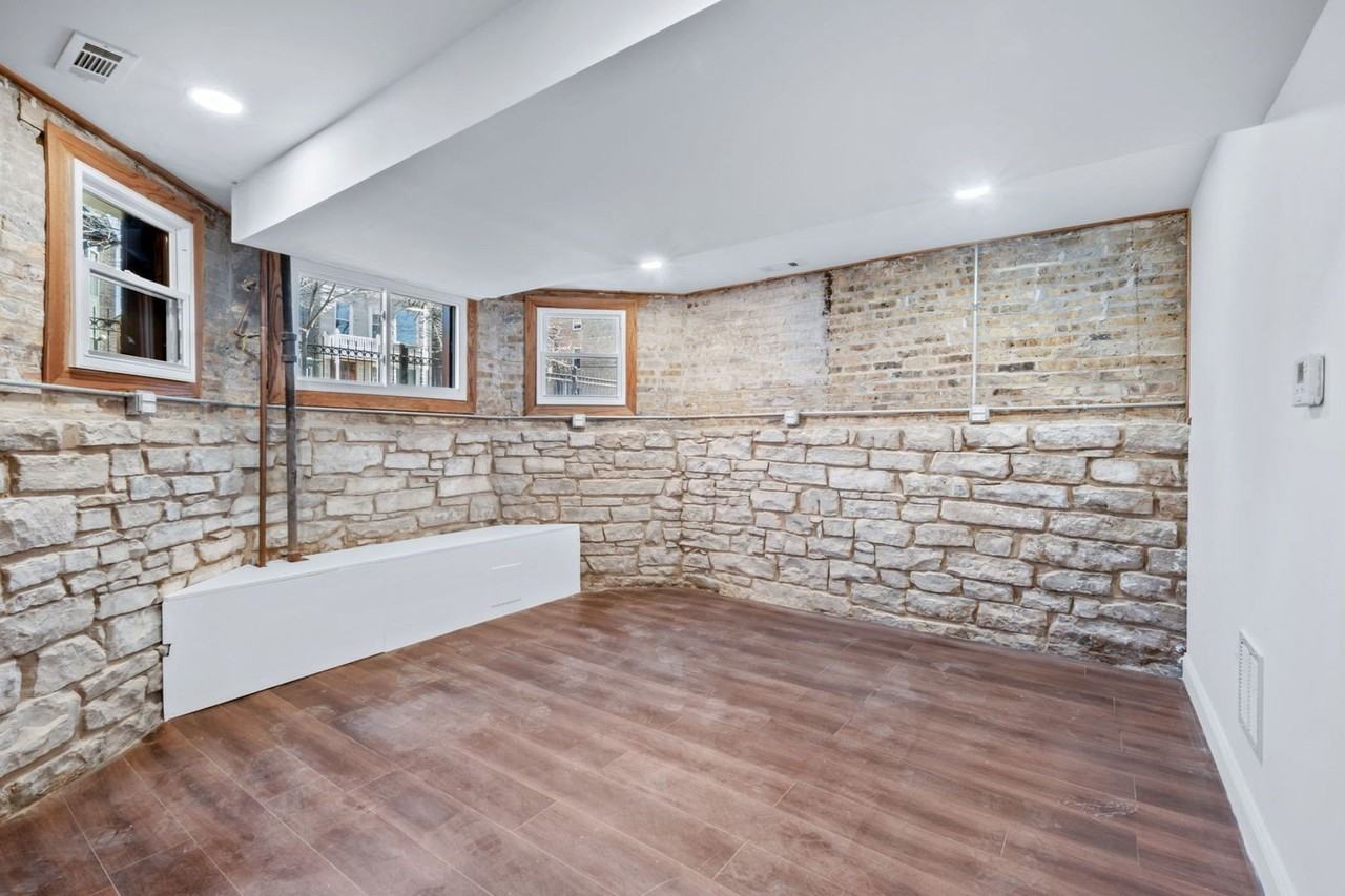 2624 N Albany Ave Unit G - Photo 3 of 11