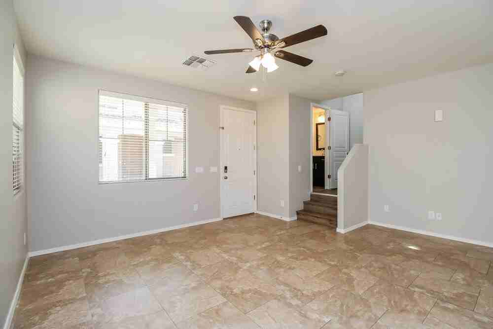 92 E Catclaw St - Photo 6 of 20