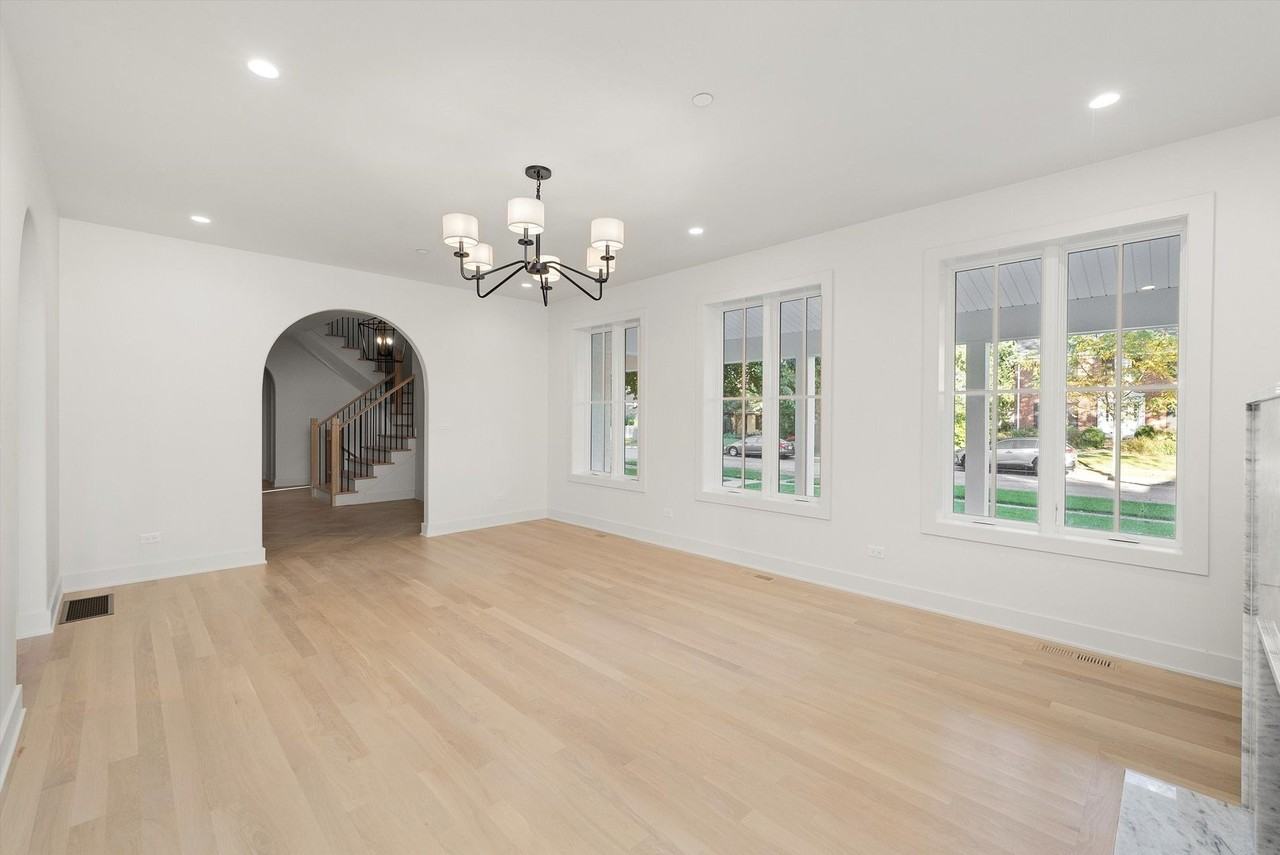 1037 Belleforte Ave - Photo 5 of 50