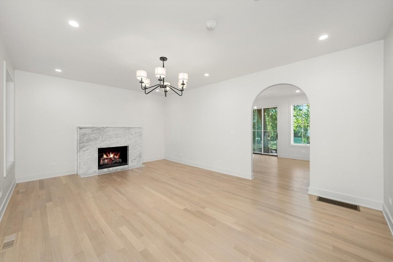 1037 Belleforte Ave - Photo 7 of 50