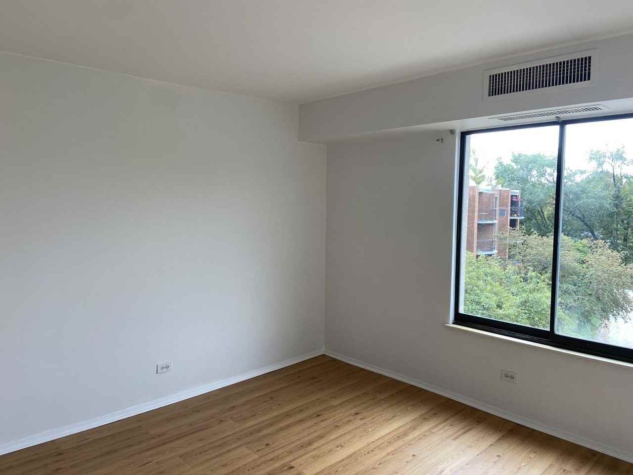 1605 E Central Rd Unit 410b - Photo 7 of 18