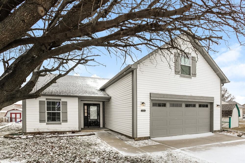 1120 Central Park Blvd N - Photo 4 of 17