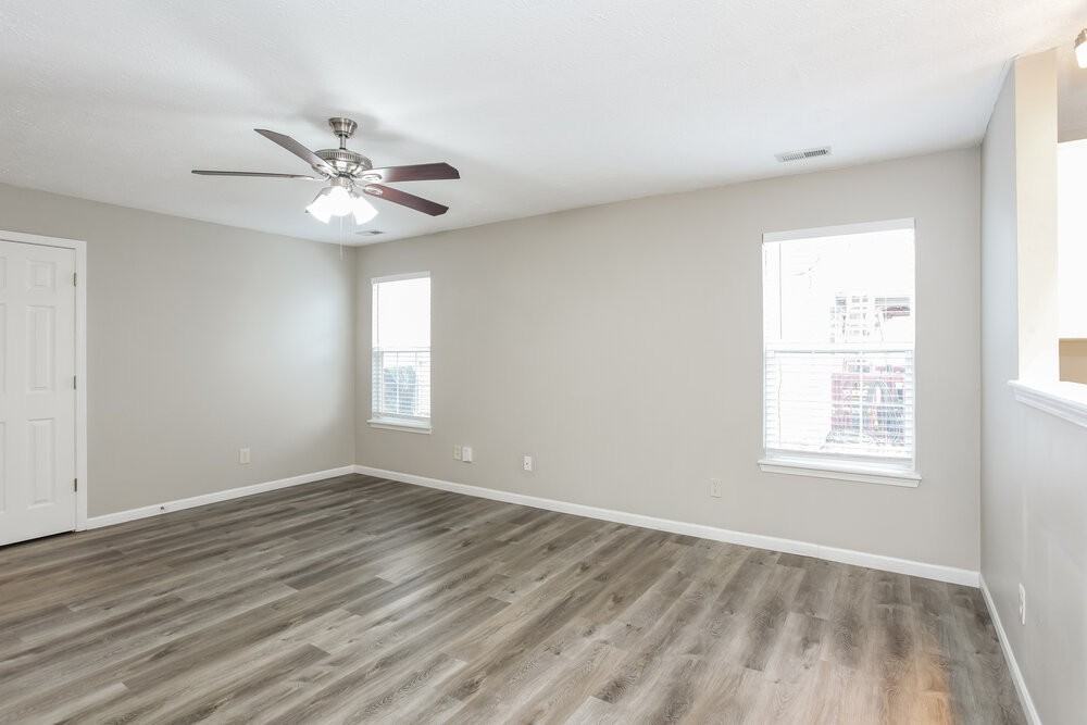 1120 Central Park Blvd N - Photo 5 of 17