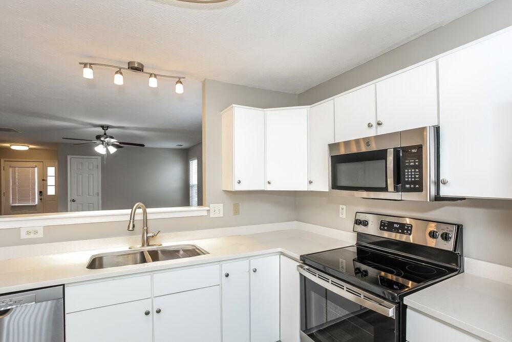 1120 Central Park Blvd N - Photo 7 of 17