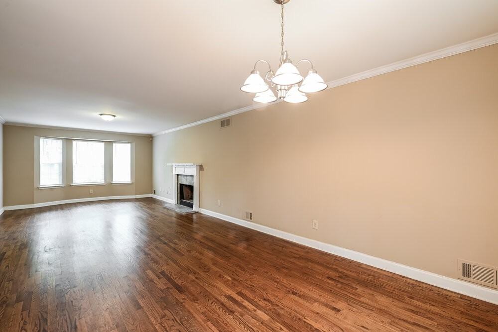 504 Rockborough Ter - Photo 6 of 17