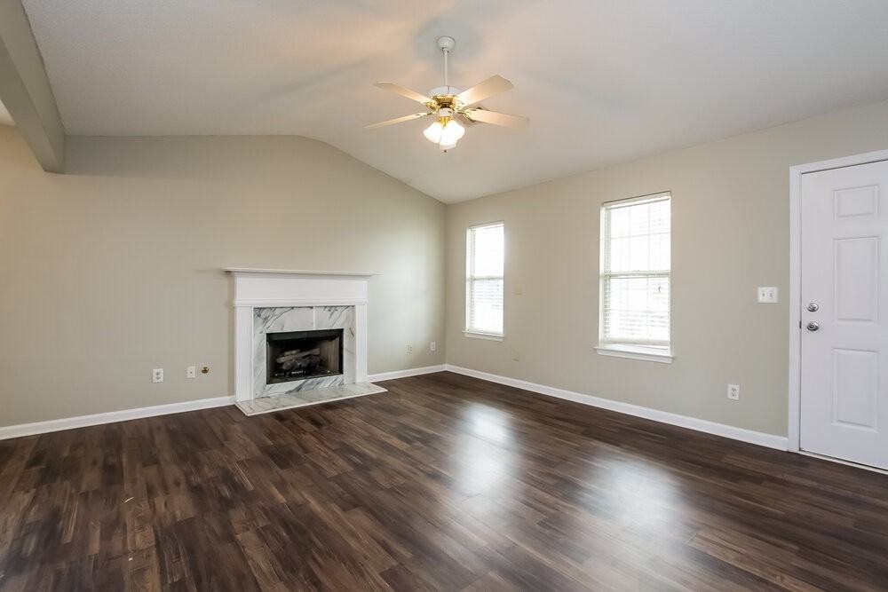 311 Bainbridge Cir - Photo 3 of 15