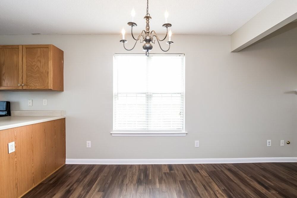 311 Bainbridge Cir - Photo 4 of 15