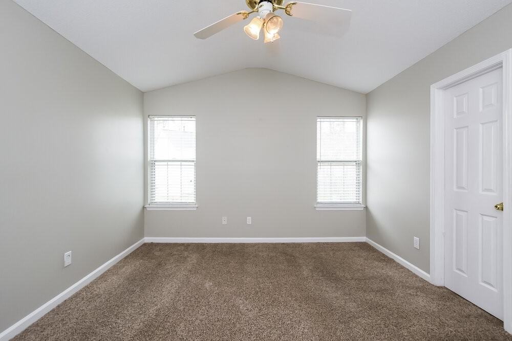 311 Bainbridge Cir - Photo 7 of 15