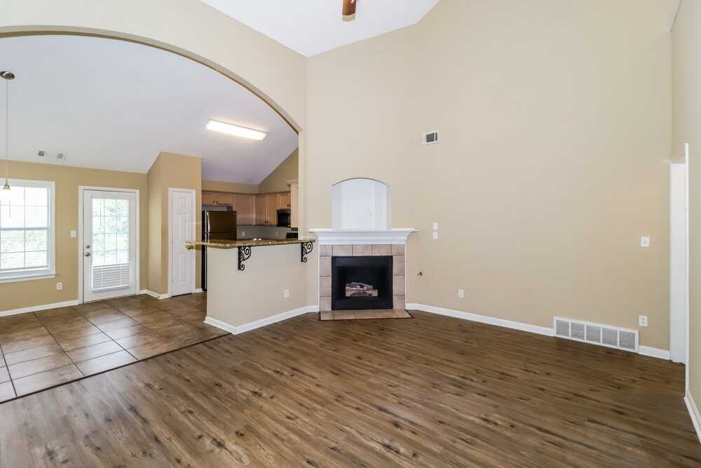 944 Shorey Cv - Photo 5 of 17