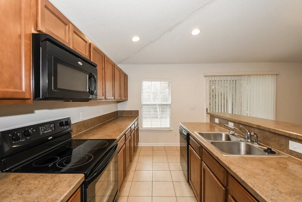 2274 Tyson Lake Dr - Photo 6 of 16