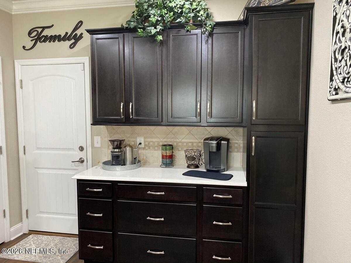 7030 Butterfield Ct - Photo 3 of 29