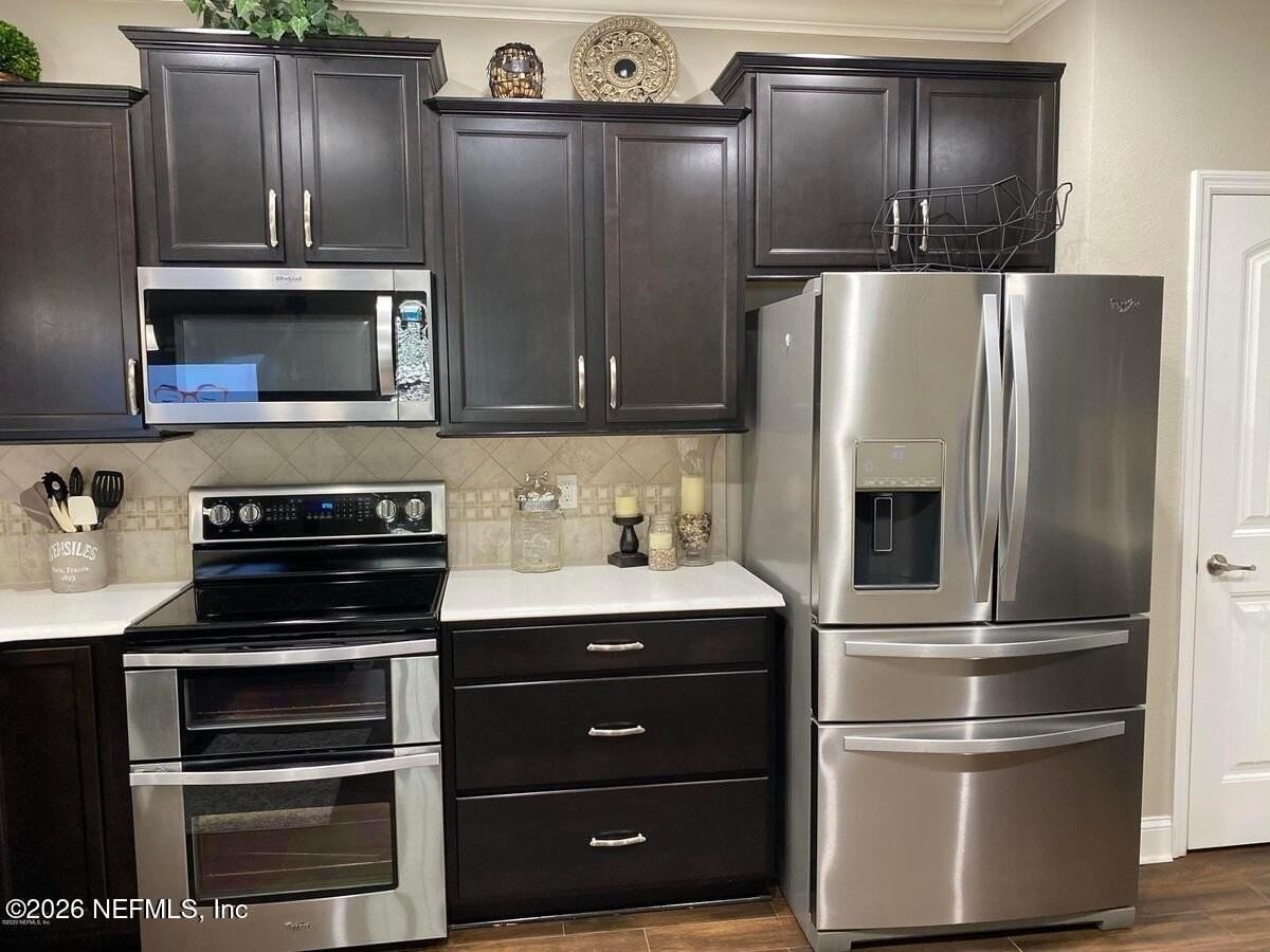 7030 Butterfield Ct - Photo 4 of 29