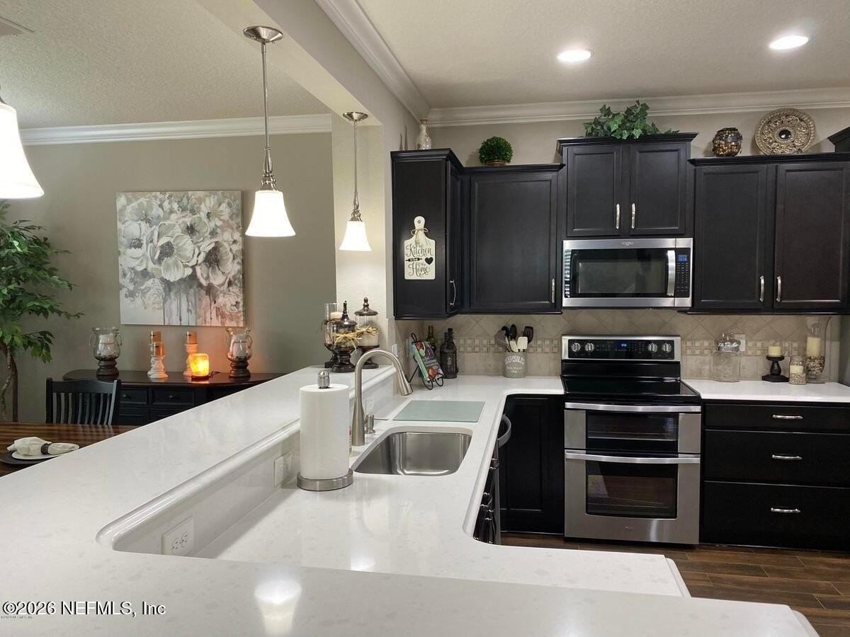 7030 Butterfield Ct - Photo 6 of 29