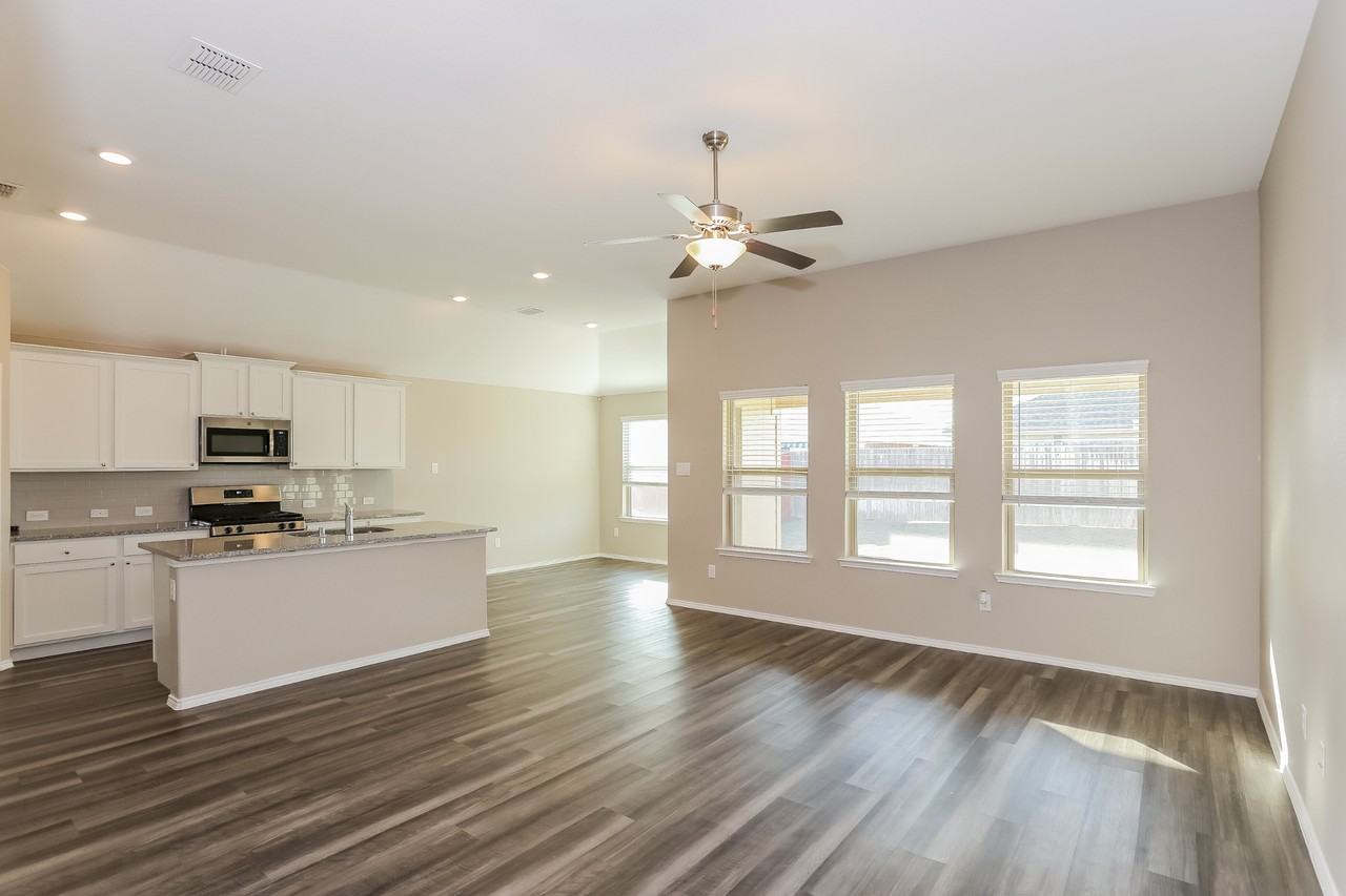 14425 Jaycee Ln - Photo 3 of 19