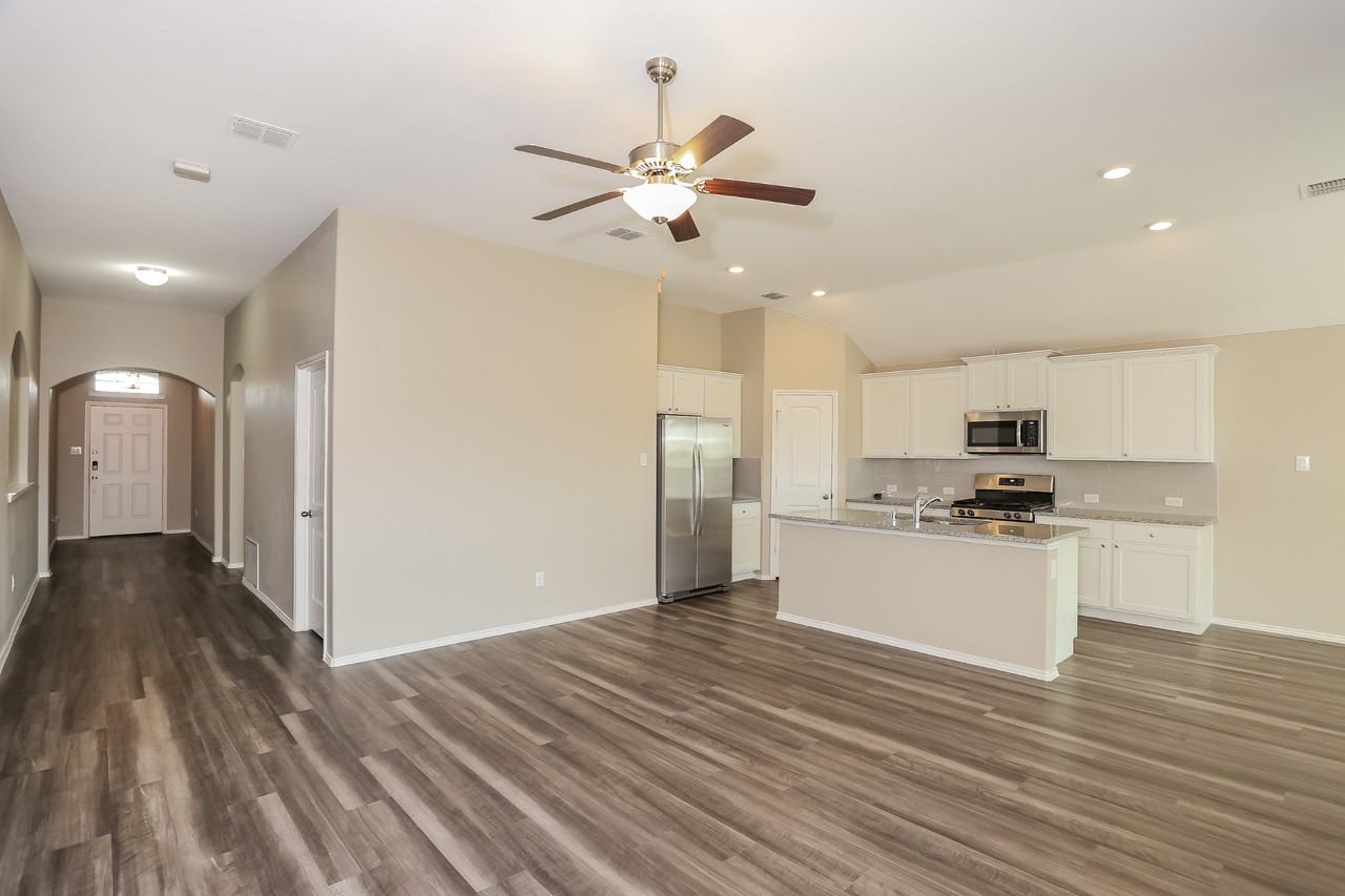 14425 Jaycee Ln - Photo 4 of 19