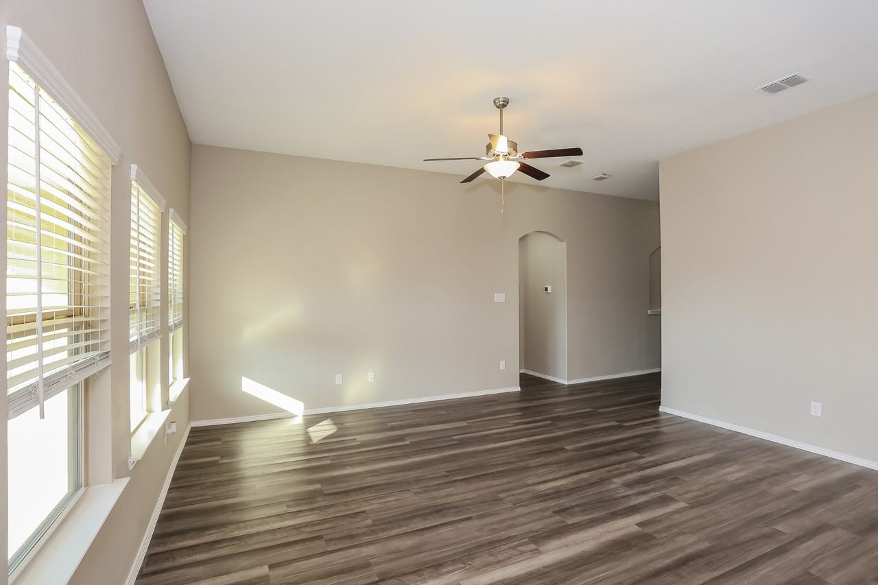 14425 Jaycee Ln - Photo 6 of 19