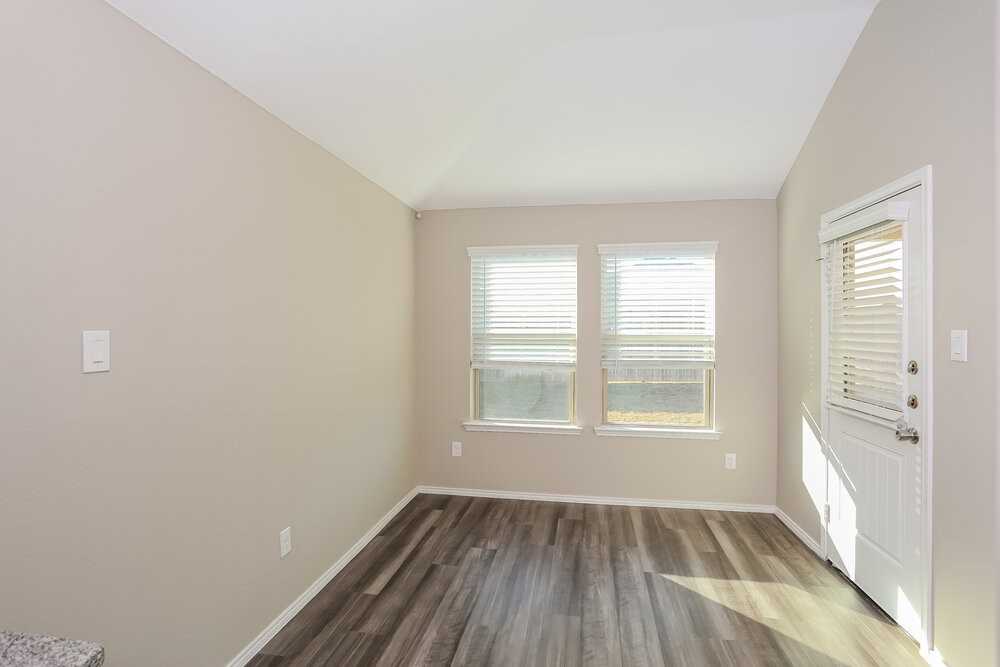 14425 Jaycee Ln - Photo 7 of 19